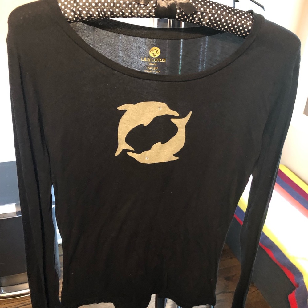 Dolphin gemstone eyes long sleeve SUPER SOFT tee